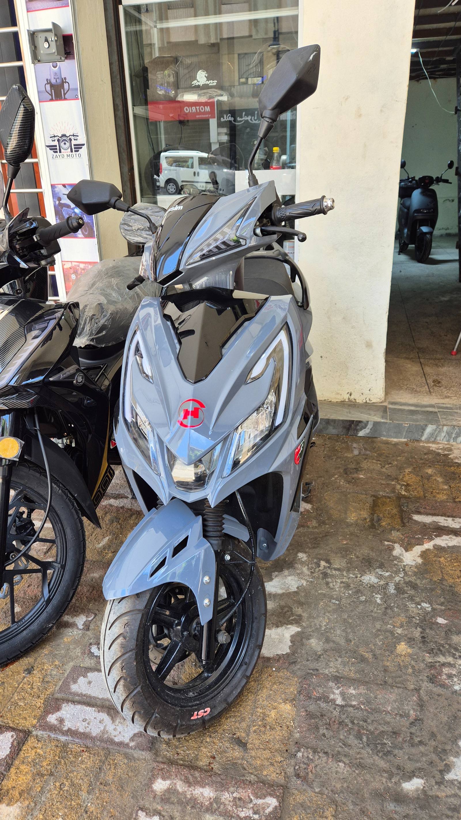 Lambretta 700i — Noir — Zayd Moto Tanger